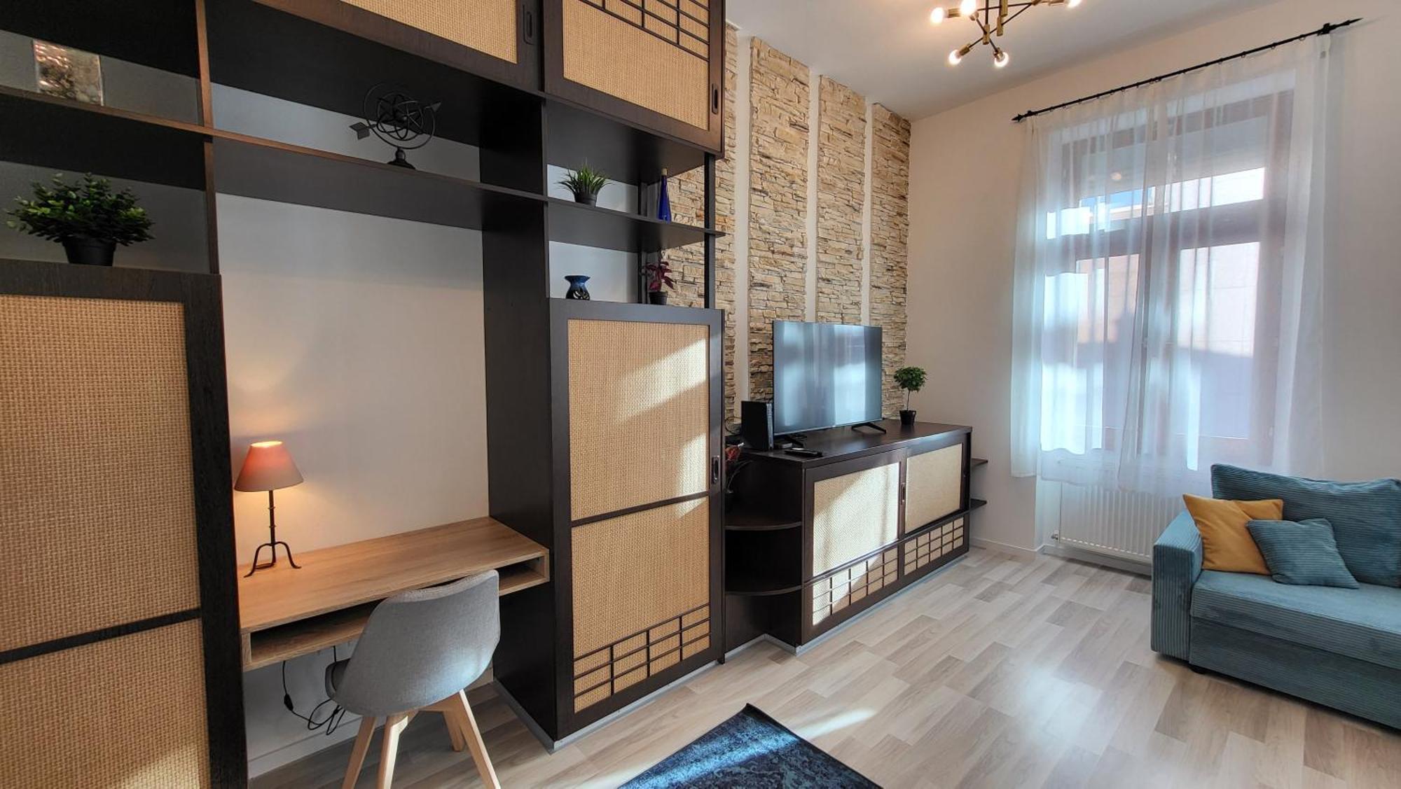 Millennium Apartment *